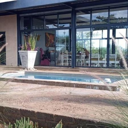Hackberry House Black Thorn Cottage, Off Grid Khemsbok Exteriör bild