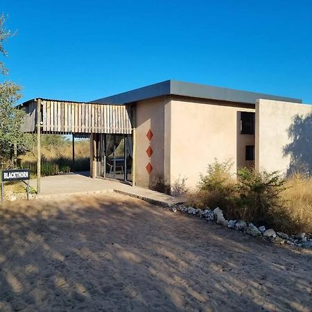 Hackberry House Black Thorn Cottage, Off Grid Khemsbok Exteriör bild