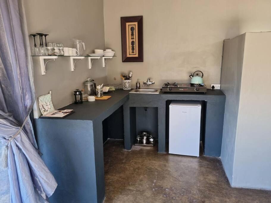 Hackberry House Black Thorn Cottage, Off Grid Khemsbok Exteriör bild