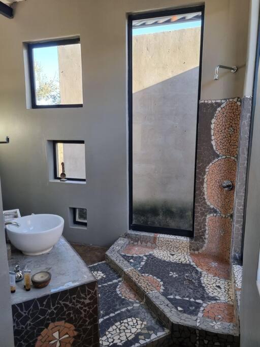 Hackberry House Black Thorn Cottage, Off Grid Khemsbok Exteriör bild