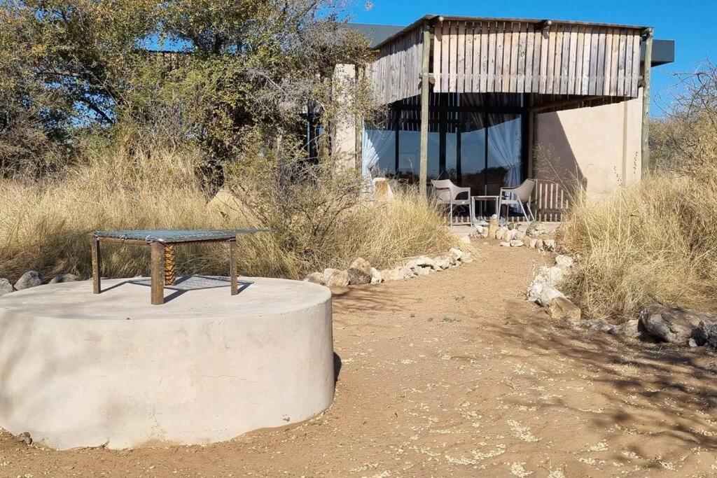 Hackberry House Black Thorn Cottage, Off Grid Khemsbok Exteriör bild