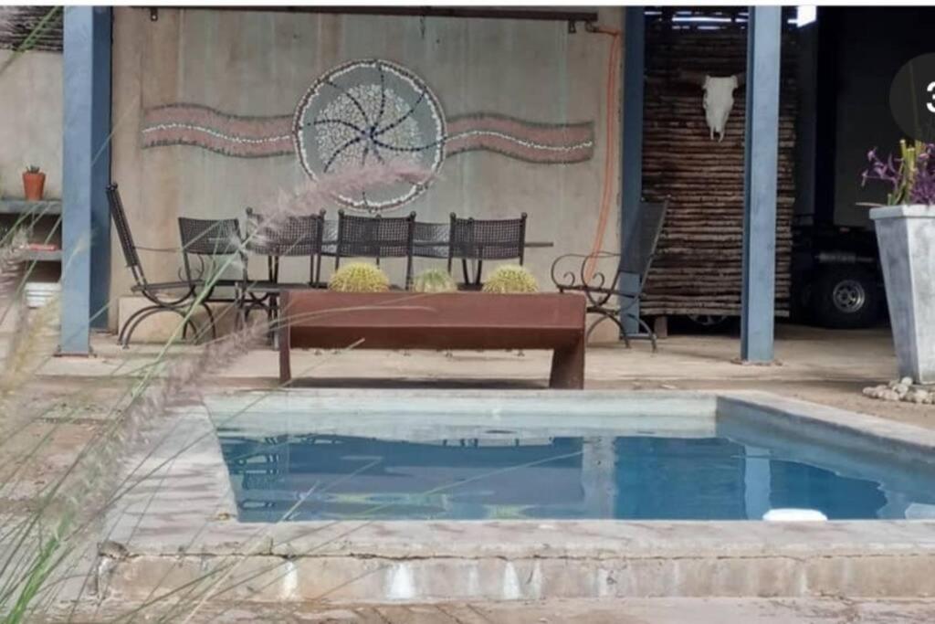 Hackberry House Black Thorn Cottage, Off Grid Khemsbok Exteriör bild